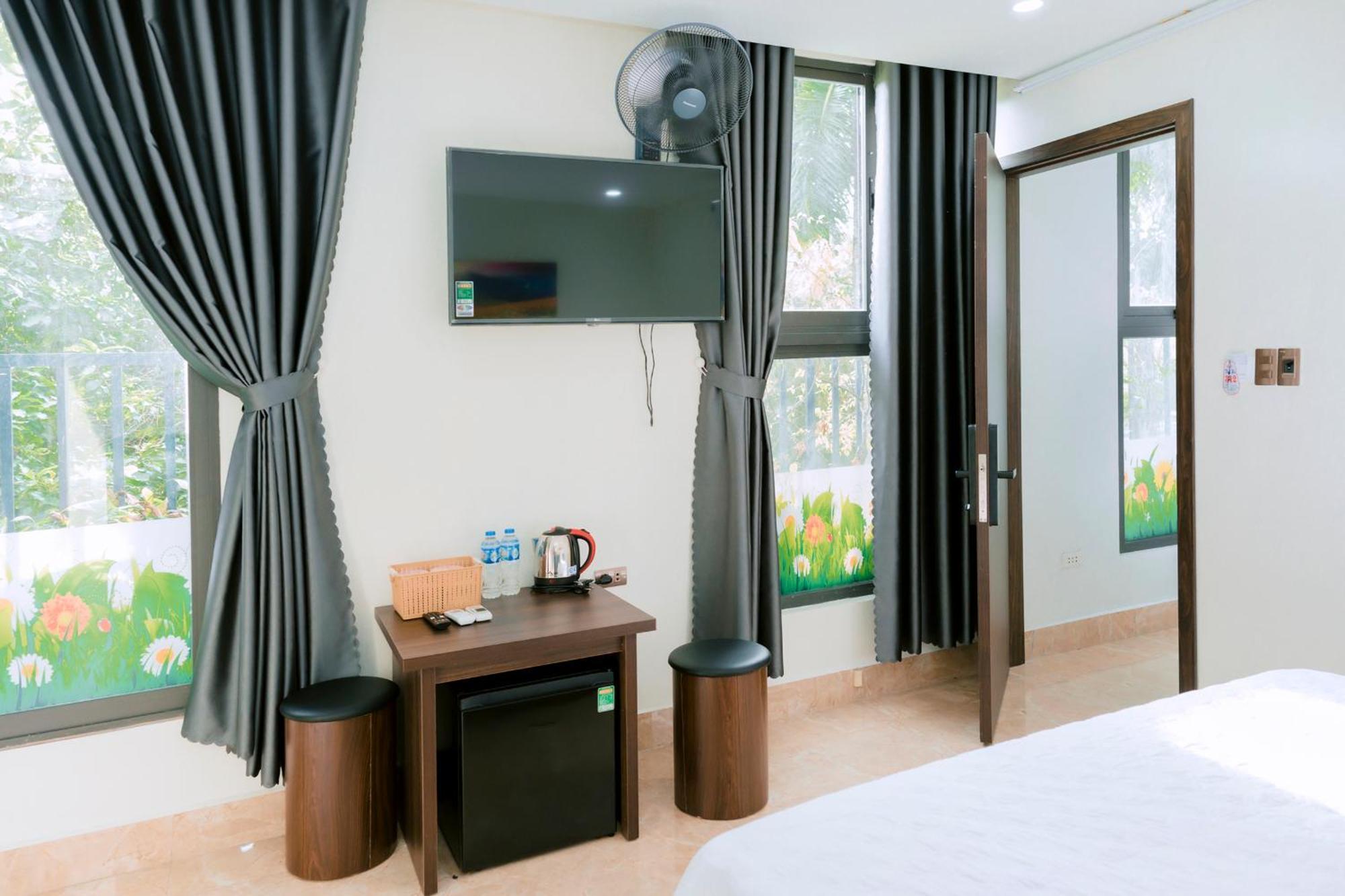Thu Ha Hotel Uong Bi Exteriér fotografie