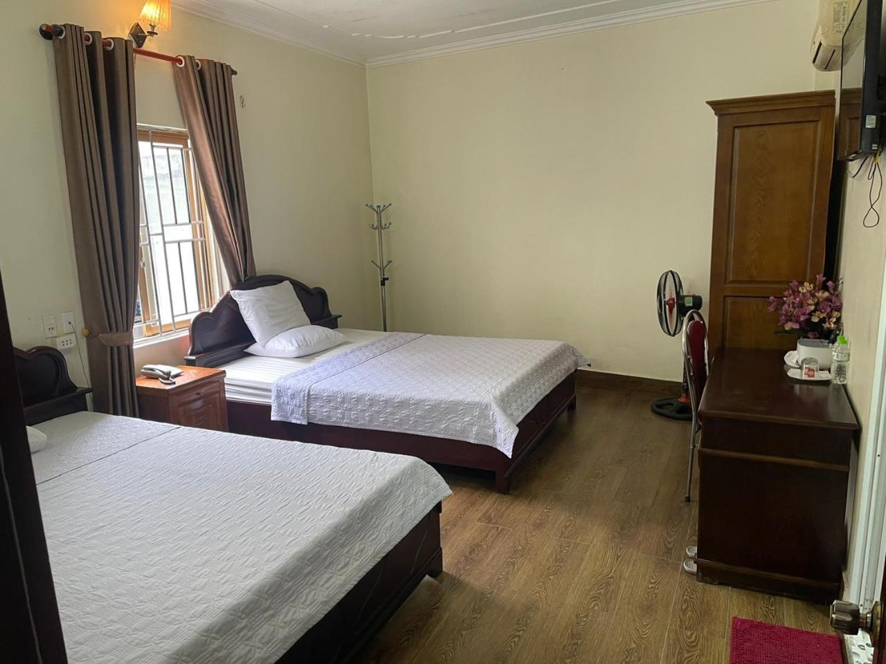 Thu Ha Hotel Uong Bi Exteriér fotografie